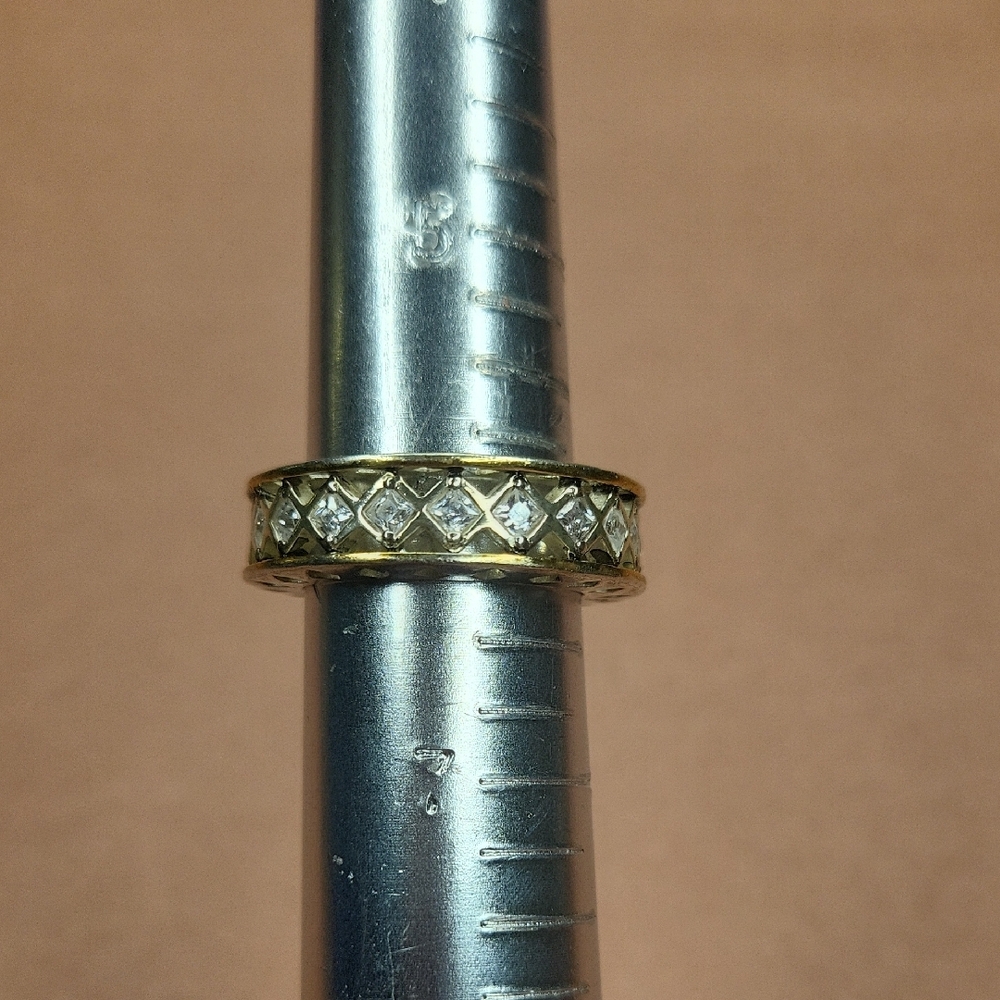 Two-Tone Crystal Band - Picture 4 of 7